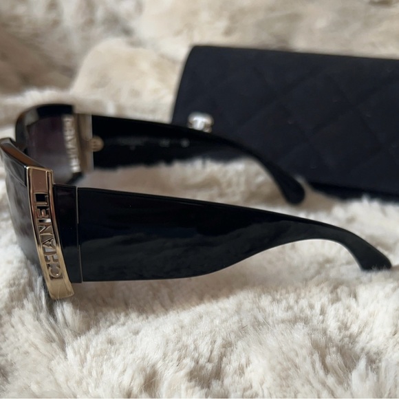 NEW | Chanel Black Gold Trim Sunnies With Quilted Case - Picture 4 of 11